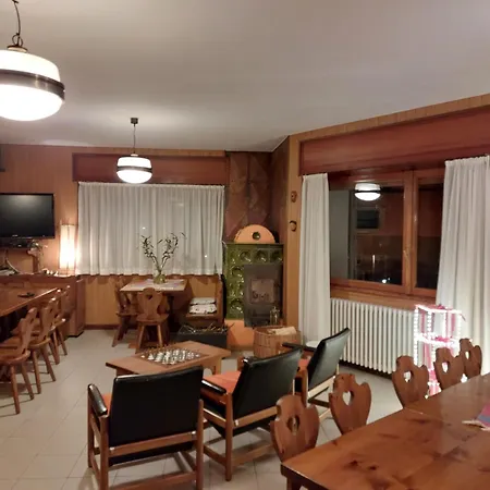 拉兰泰尔纳酒店 3*